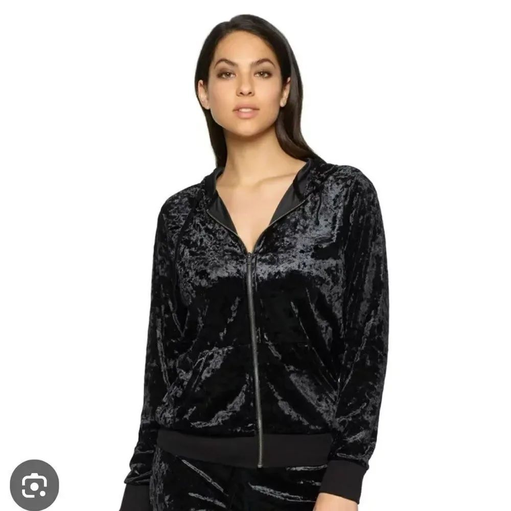 Felina Flora black crushed velvet 2 piece lounge set size L.